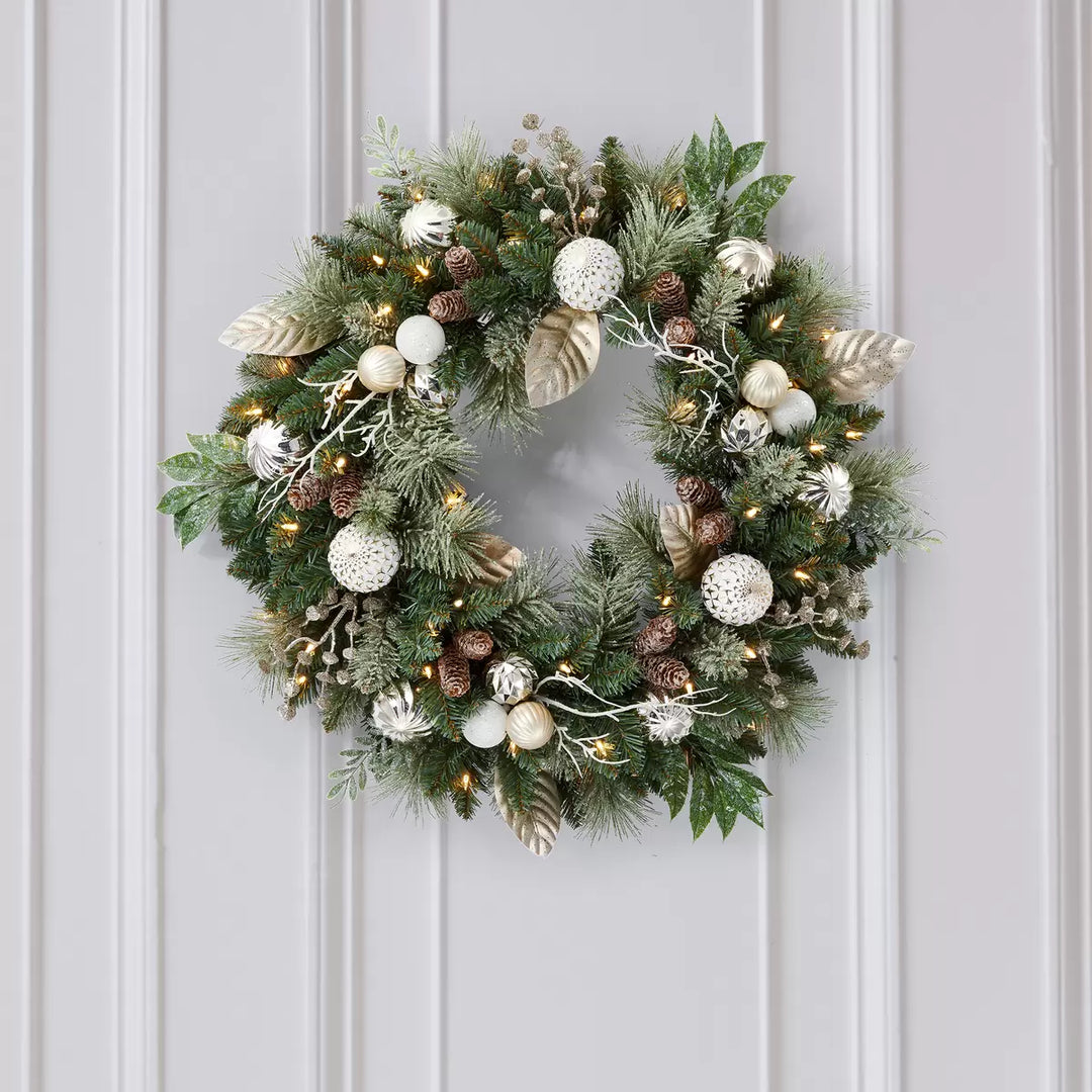 Couronne artificielle décorée à DEL pré-éclairée de 30 po