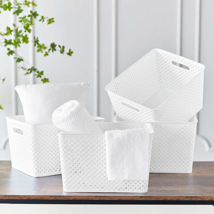 Baum - Plastic Bins