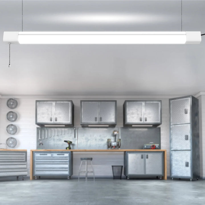 KODA - Lumière d’atelier orientable moderne