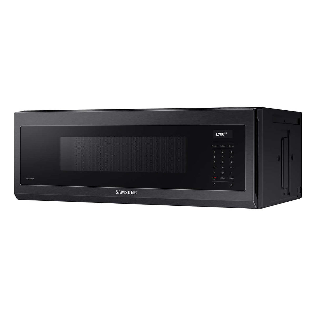 Samsung – Four à micro-ondes ultra-plat de 1,1 pi³ à hotte intégrée de 550 pi³/min